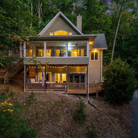Mt Views - Sauna - Hot Tub - Adulting - Family Fun
